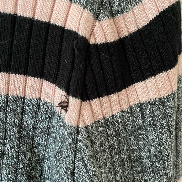 Striped H&M Sweater - Picture 3 of 3